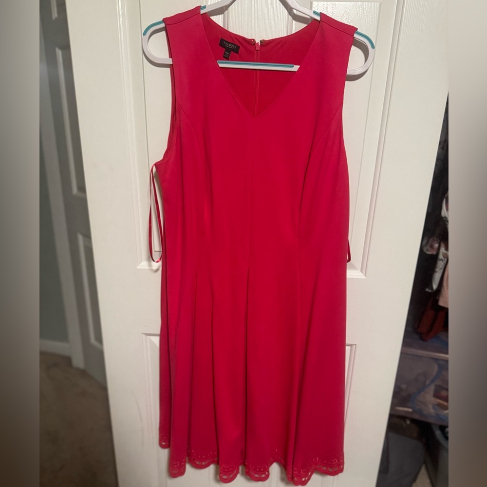 Elegant Red Sleeveless Dress